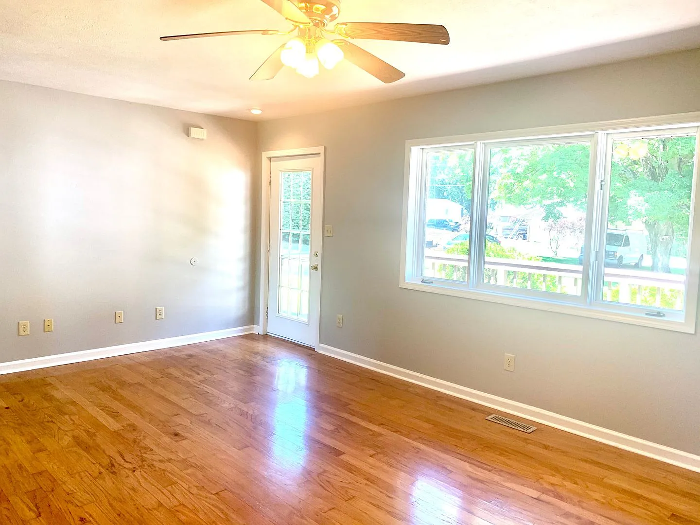 NEWLY Renovated 3 BED/2 BA Home! — Photo 4