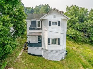 605 N 4th St, Apollo, PA 15613