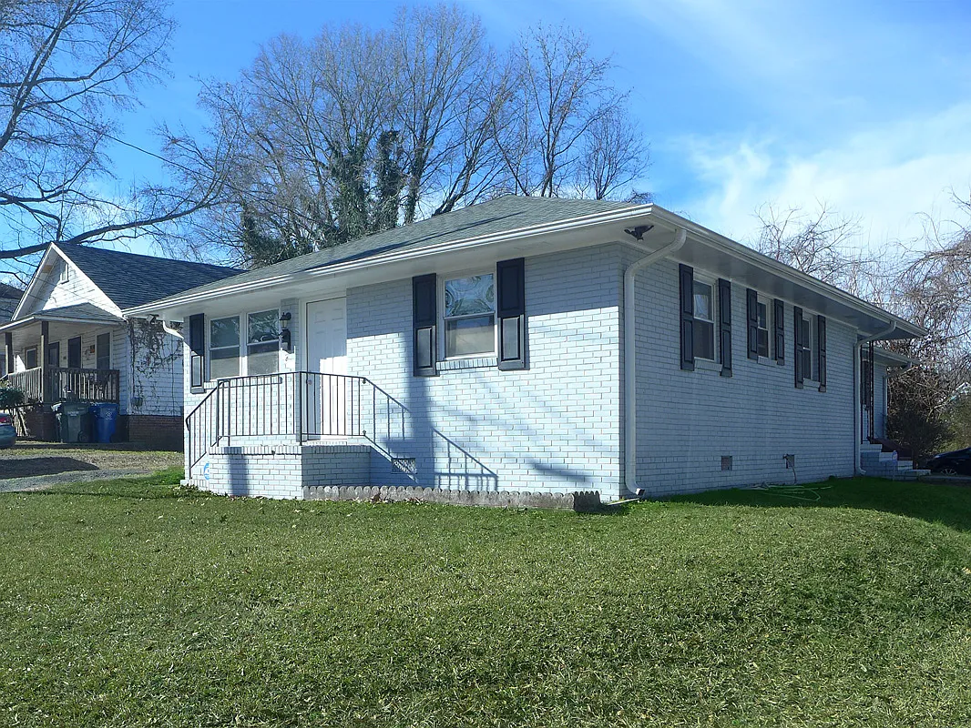 2 bed, 800 sqft, $1,195 — Photo 2