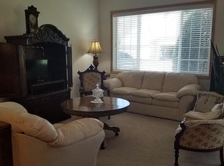 2122 Stahlke Way, Chaska, MN 55318