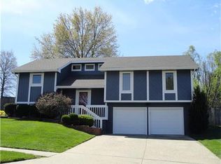 517 Sharon Dr, Liberty, MO 64068