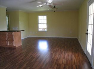 304 S Oak St, La Porte, TX 77571