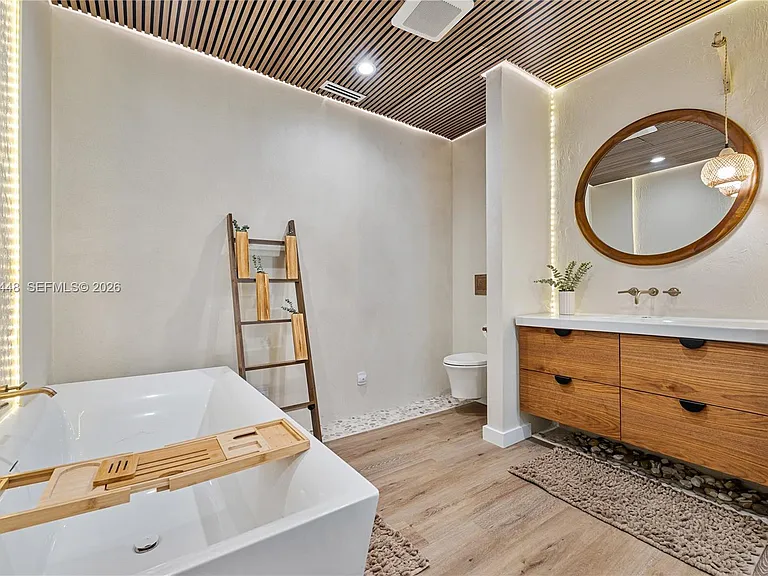 520 Bay Point Rd — Photo 24