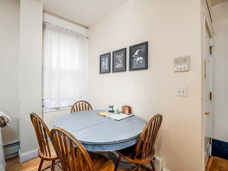 546 E 8th St #1 — Photo 11