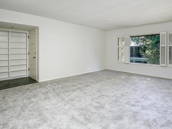 5th image of 1193 S Orange Grove Blvd