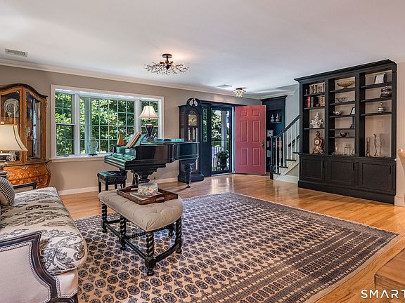 5th image of 15 Cambridge Drive #15