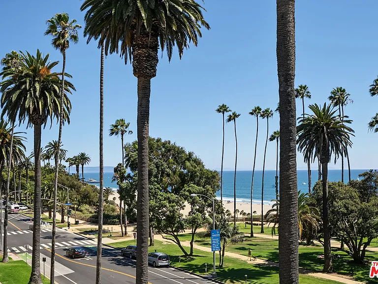 701 Ocean Ave #PHD — Photo 22