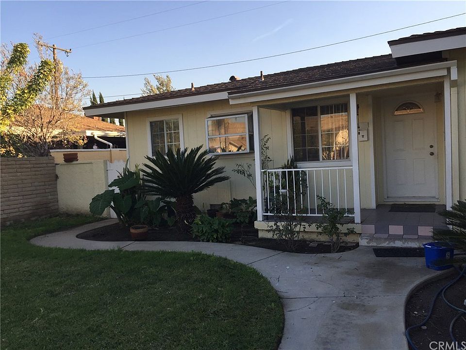 1st image of 1452 E Rosewood Ave