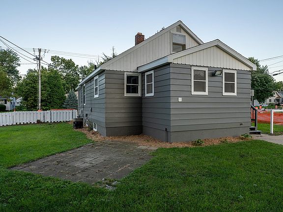 5th image of 1126 Beloit Ave