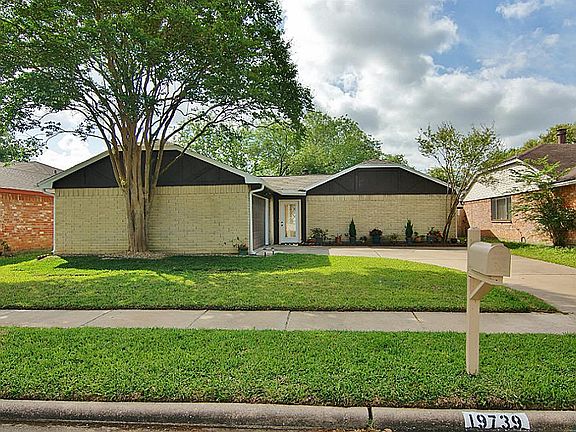 2nd image of 19739 San Gabriel Dr