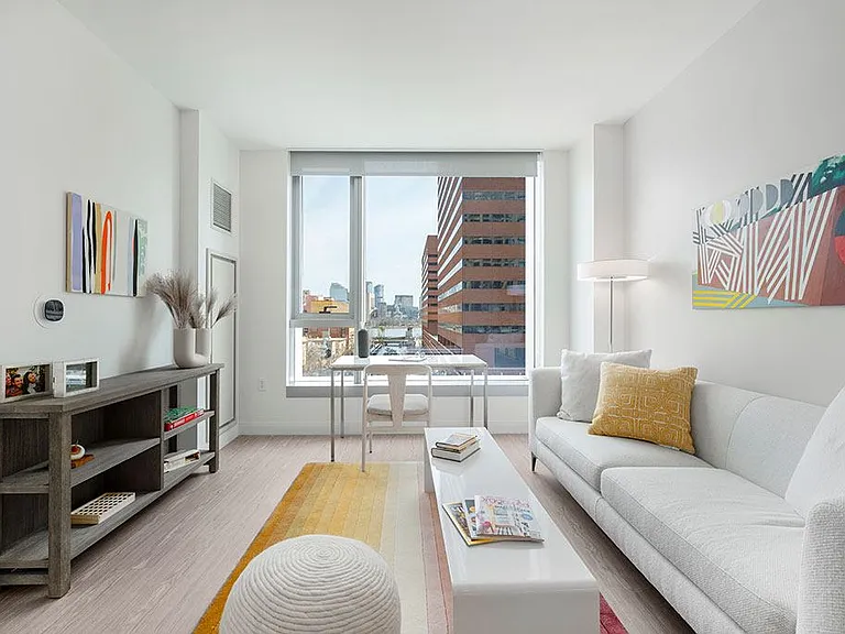 One65 Main — Photo 18