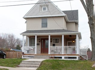 82 Alpine St, Dubuque, IA 52001