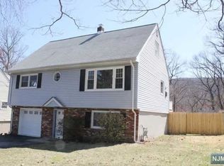 16 Lenape Rd, Ringwood, NJ 07456