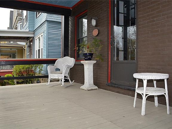 5th image of 813 Richmond Ave