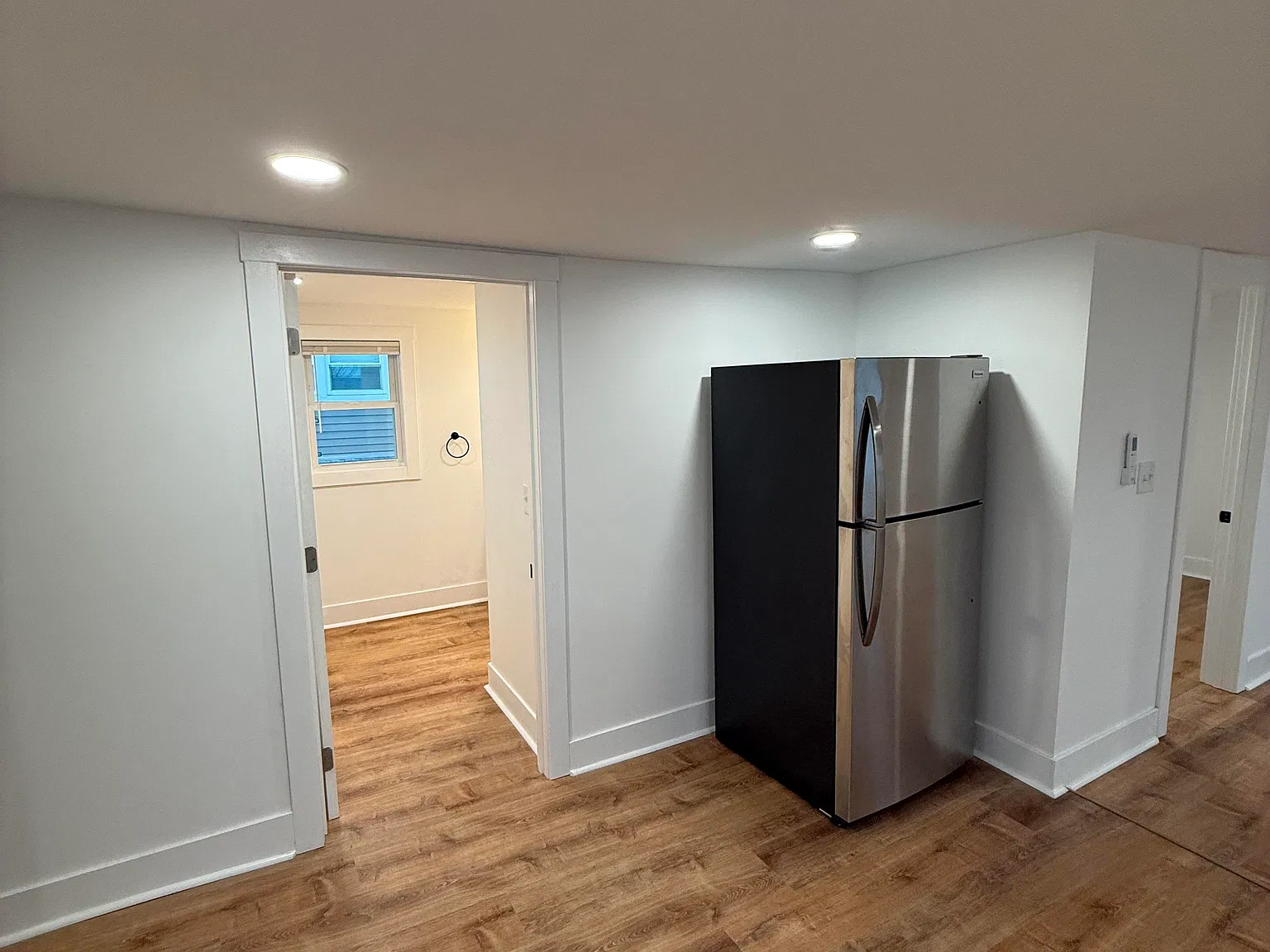 2 bed, 1000 sqft, $1,800 — Photo 2