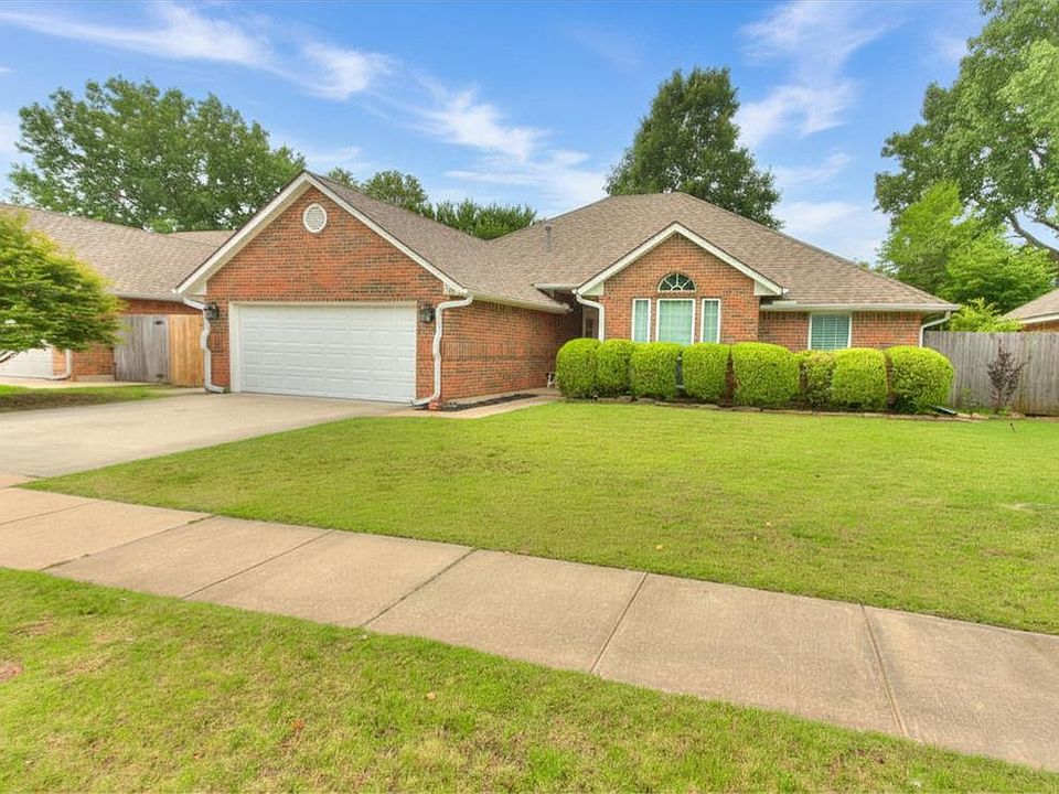 1st image of 4016 Mayfair Dr
