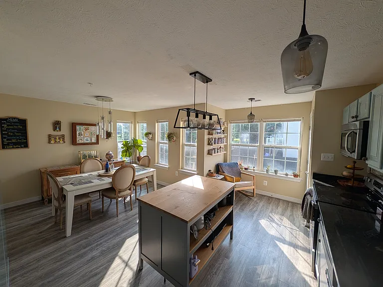 472 S Carlisle St — Photo 4