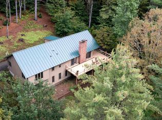 88 Angell Trl, Hartford, VT 05047