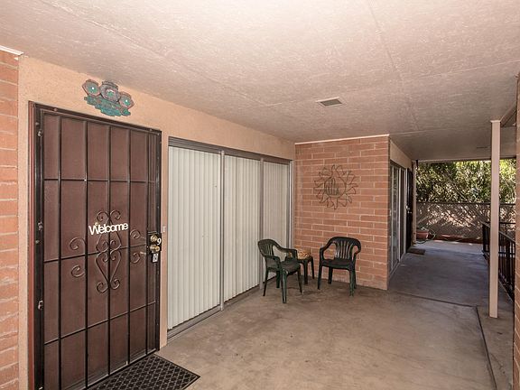 5th image of 89 Acoma Blvd N APT 9