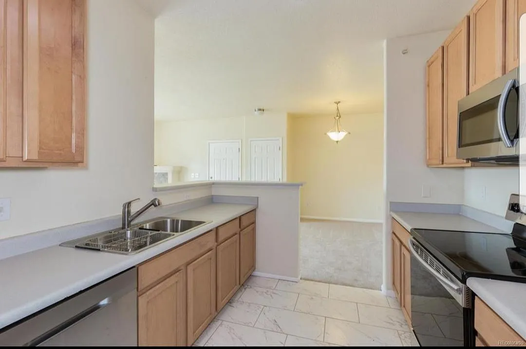 3 bed, 1291 sqft, $2,100 — Photo 4