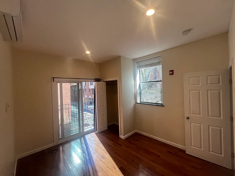 117 N 21st St #2-R — Photo 3
