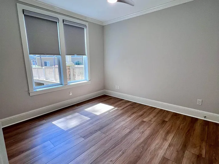 1040 Creekside #D — Photo 34