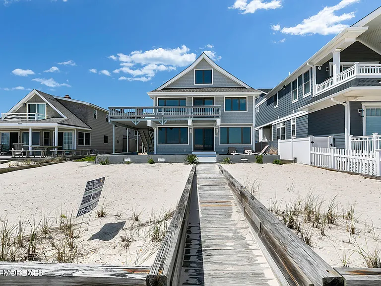 304 Oceanfront — Photo 52