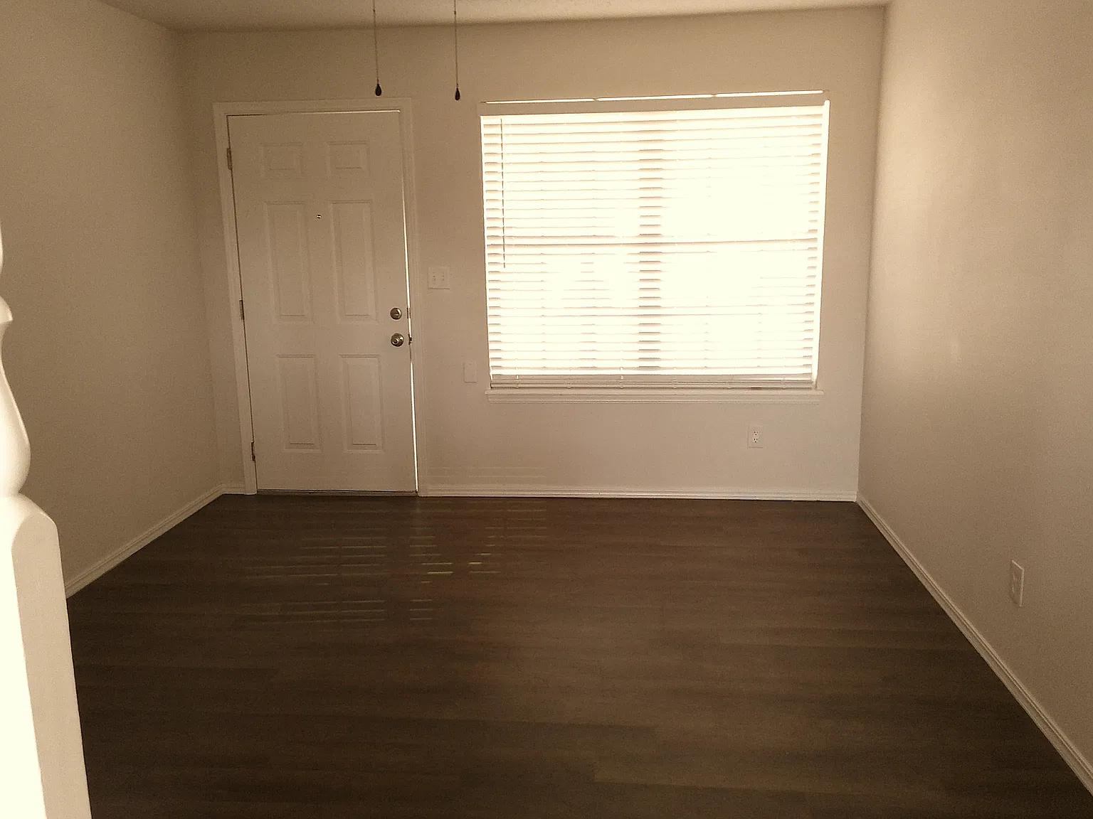 3 bed, 1.5 bath, 1005 sqft, $1,300 — Photo 2