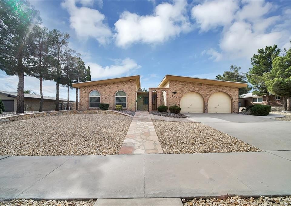 1st image of 920 De Leon Dr