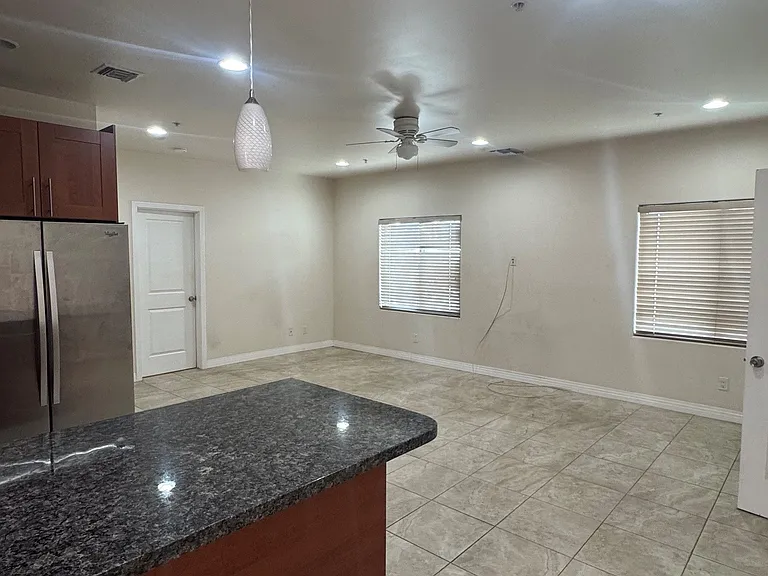 1295 University Ave #4 — Photo 13
