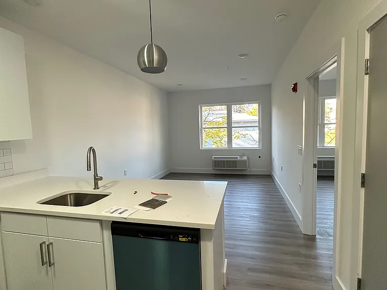 1127 Stuyvesant Ave #205 — Photo 5