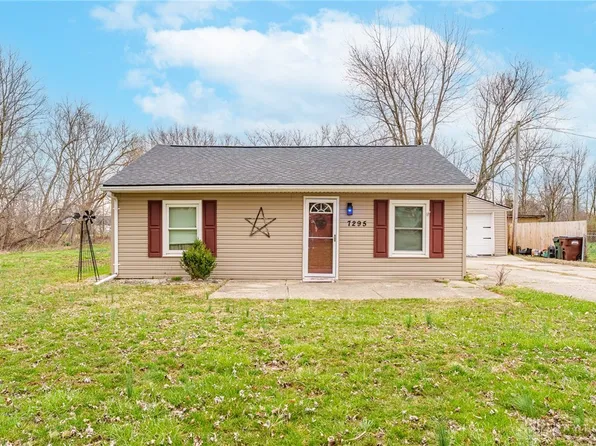 7295 Meadow Dr, Tipp City, OH 45371