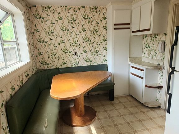 3rd image of 67 Bradley Ave