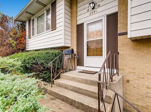 3rd image of 2091 Arbor Vitae Dr
