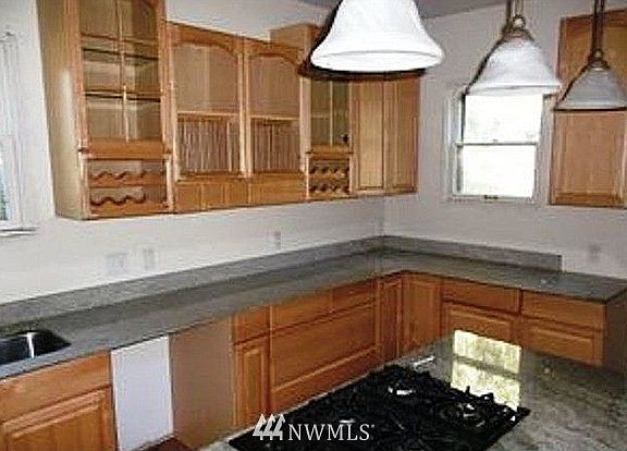 3rd image of 706 S Josephine Street