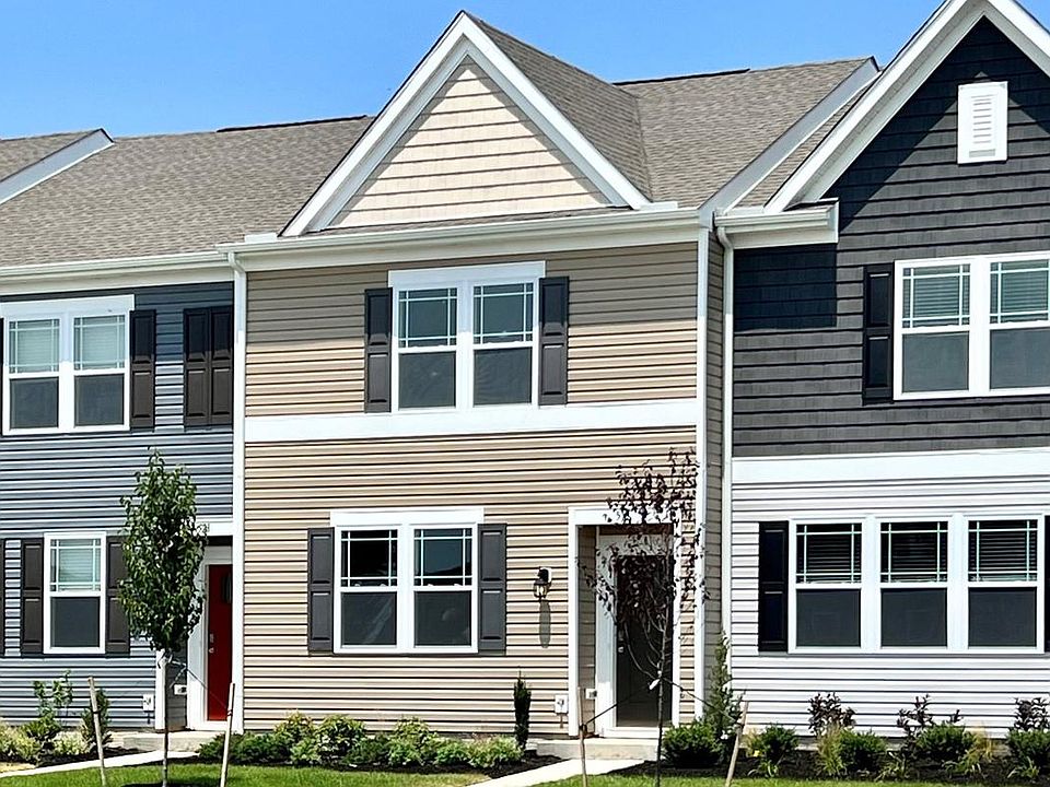 1st image of 551 Colette St