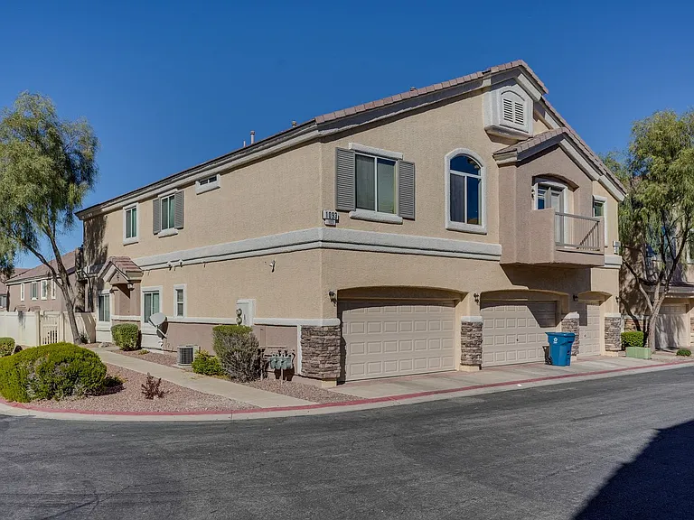 1093 Elation Ln #101 — Photo 3