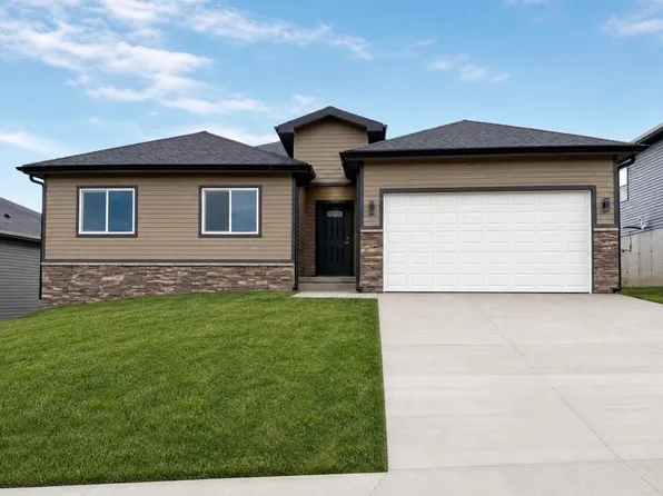 7706 S 33rd Ave, Bellevue, NE 68147