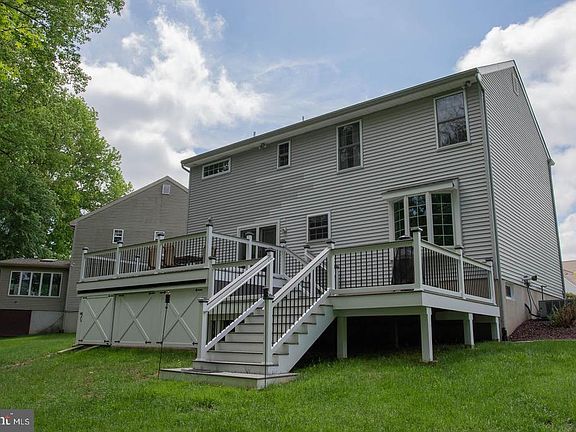 3rd image of 118 Grand Canyon Ct