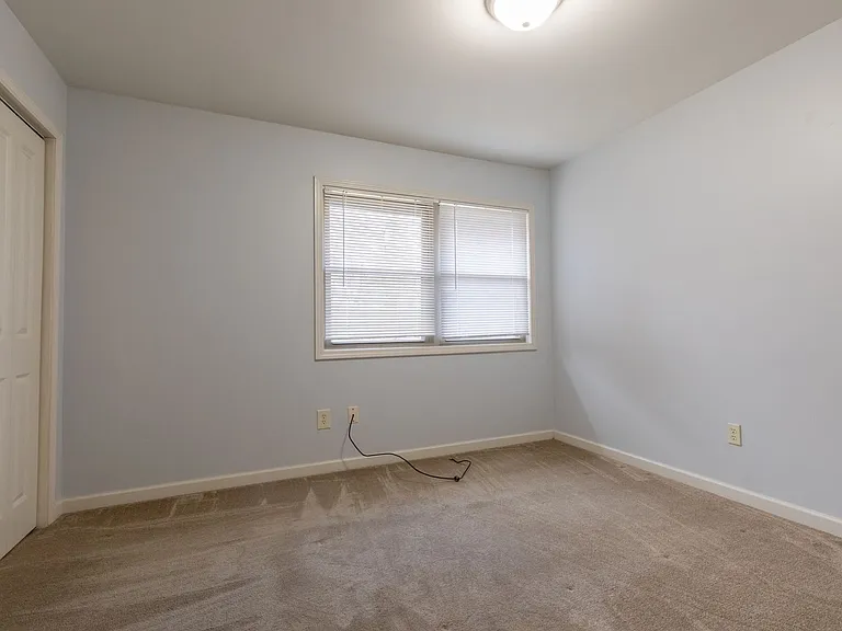 1433 Shipley Ferry Rd E — Photo 13