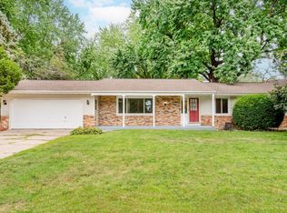 1801 River Hills Dr, Burnsville, MN 55337