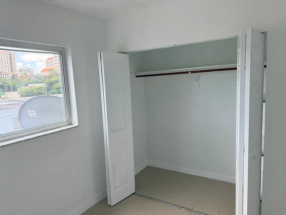 669 SW 37th Ave #206