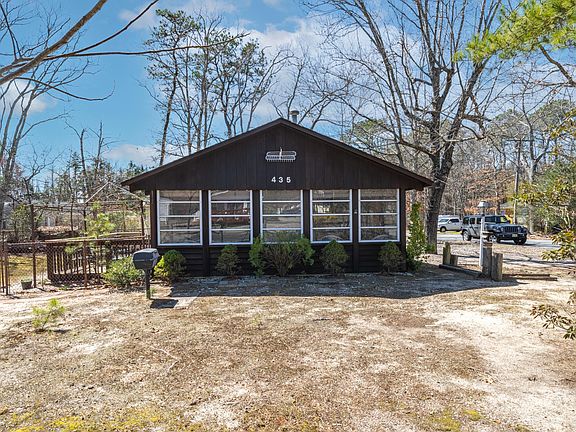 4th image of 435 Lakeside Dr N