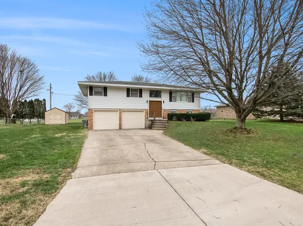4688 Beechnut Dr, Saint Joseph, MI 49085