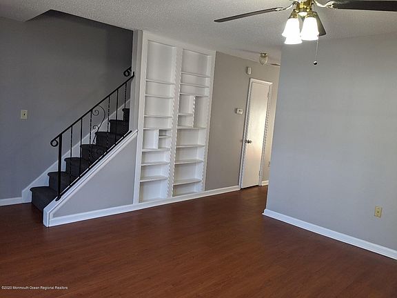 3rd image of 1329 Paris Ct #1000