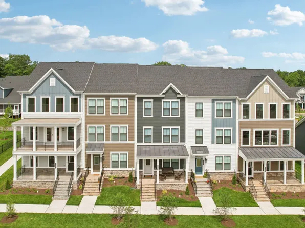 42892 Cardinal Brook Ter, Leesburg, VA 20176