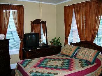 5th image of 827 Woods Ln