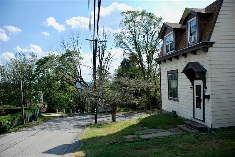 2701 Houston St photo 1
