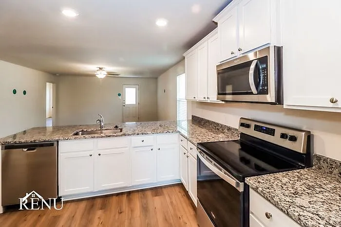 3 bed, 2.0 bath, 1525 sqft, $1,870 — Photo 4