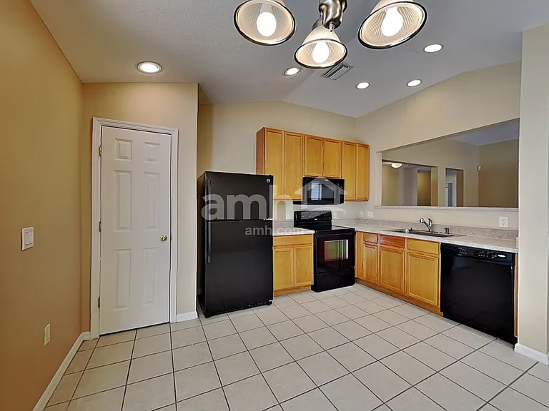 11912 Mango Groves Blvd — Photo 4